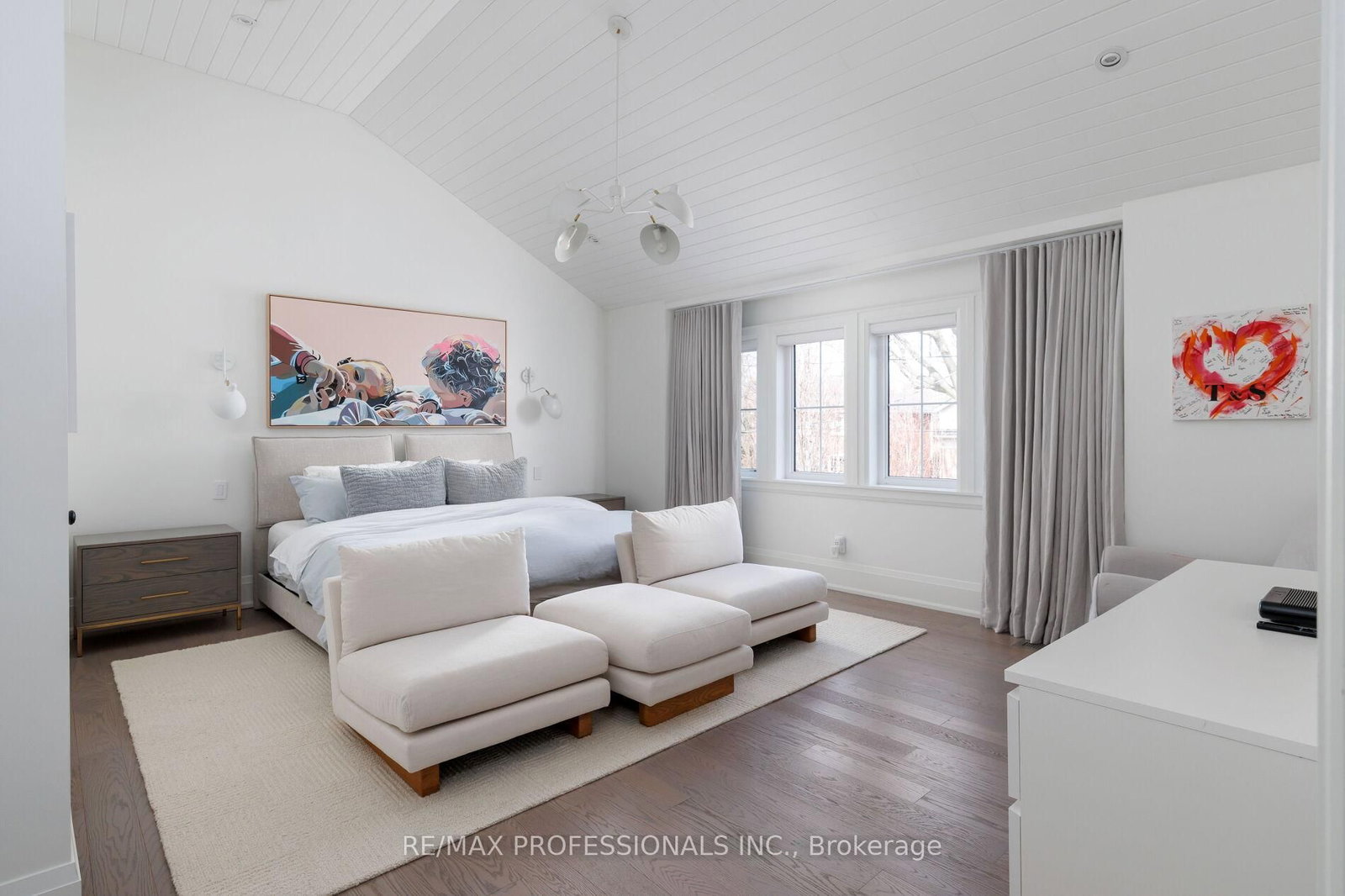 Detached House for sale at 9 Bernice Avenue, Toronto, Ontario, M8Y 1Z5 - Stonegate-Queensway - MLS: W13003874