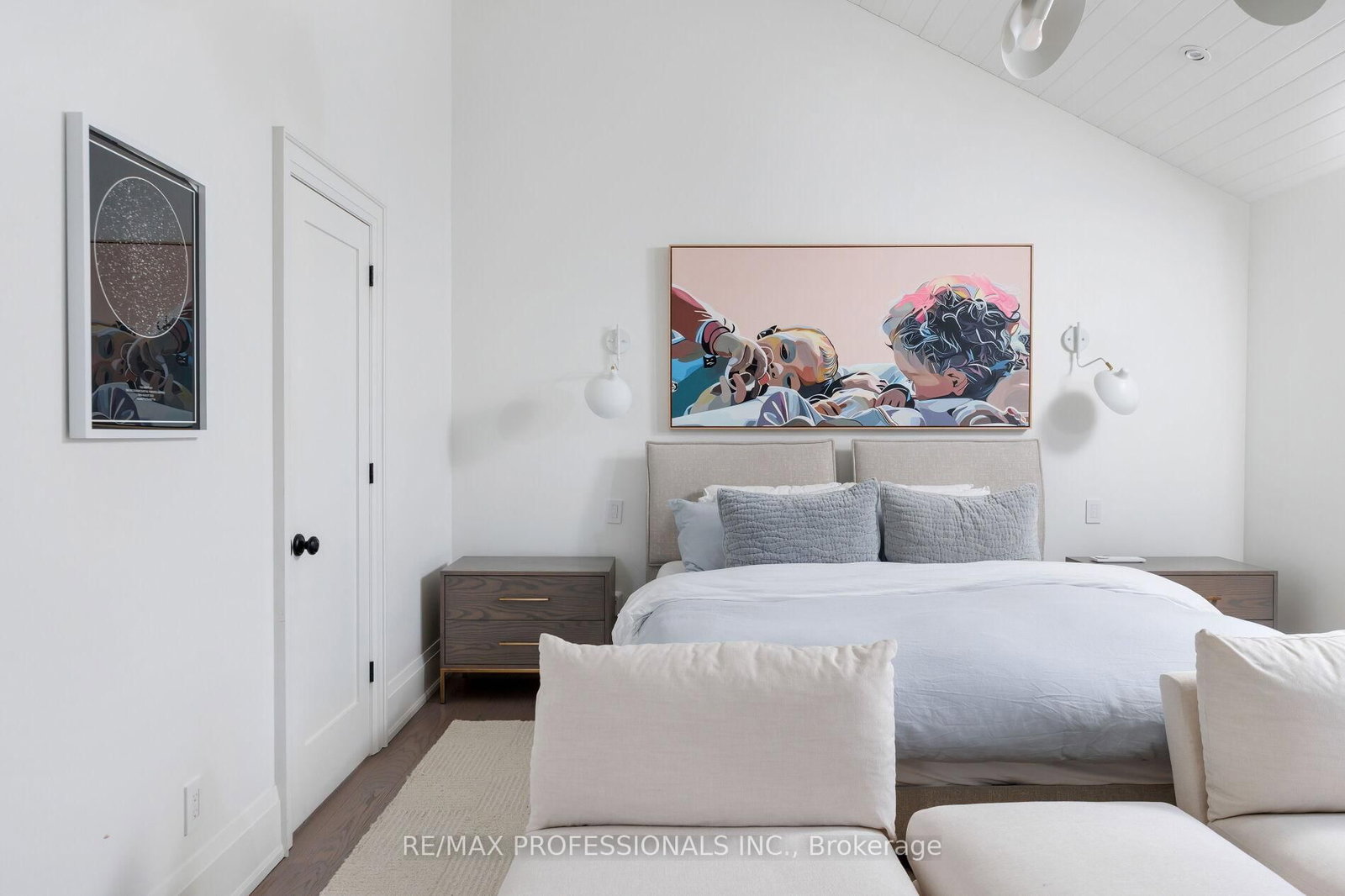 Detached House for sale at 9 Bernice Avenue, Toronto, Ontario, M8Y 1Z5 - Stonegate-Queensway - MLS: W13003874