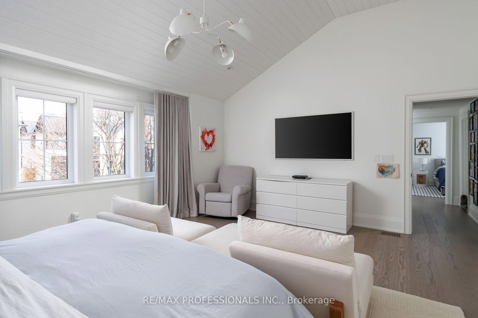 Detached House for sale at 9 Bernice Avenue, Toronto, Ontario, M8Y 1Z5 - Stonegate-Queensway - MLS: W13003874