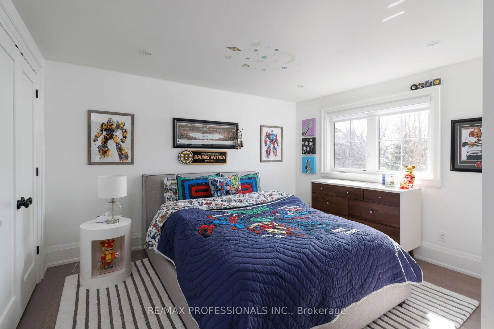 Detached House for sale at 9 Bernice Avenue, Toronto, Ontario, M8Y 1Z5 - Stonegate-Queensway - MLS: W13003874