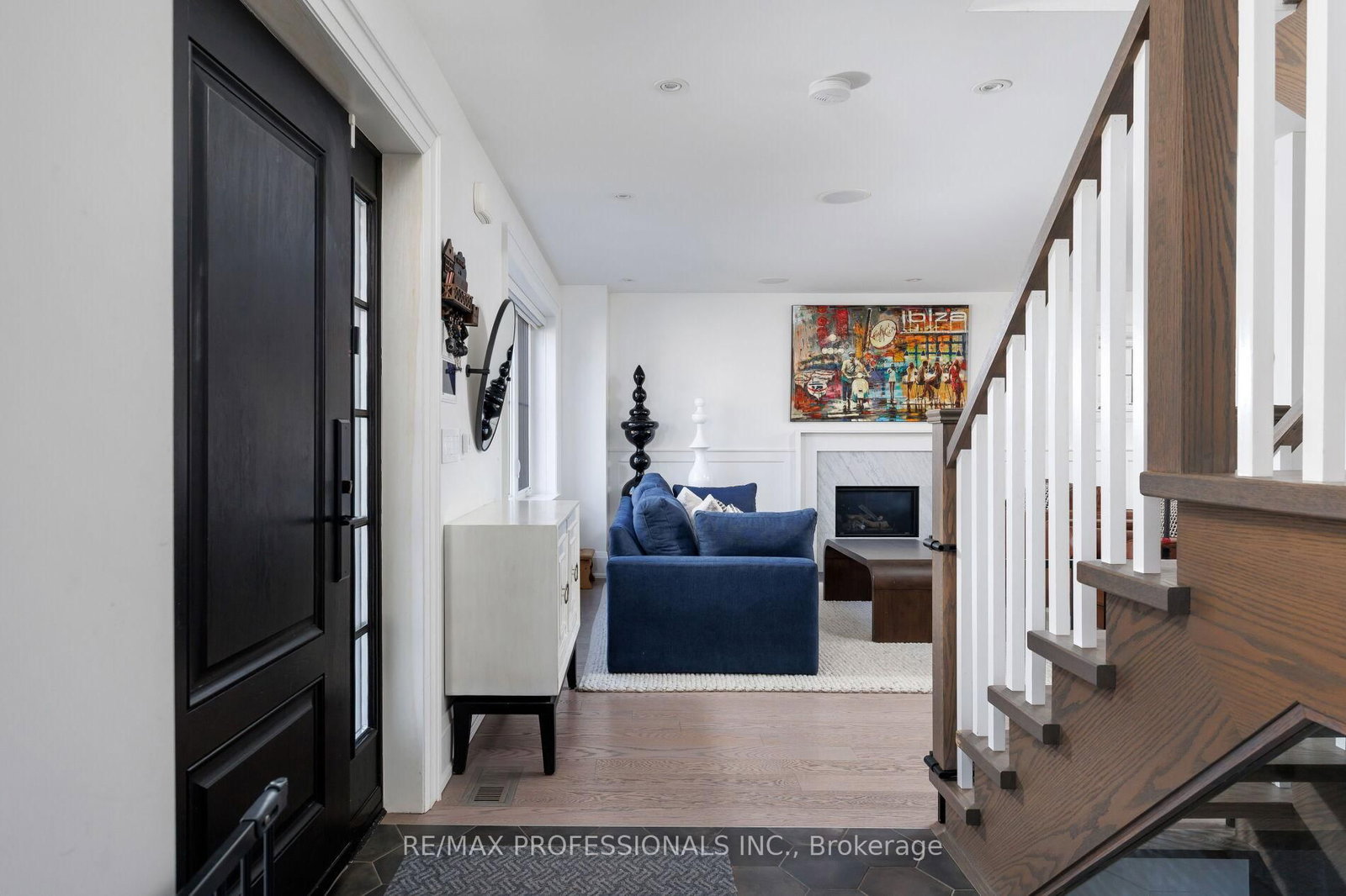 Detached House for sale at 9 Bernice Avenue, Toronto, Ontario, M8Y 1Z5 - Stonegate-Queensway - MLS: W13003874