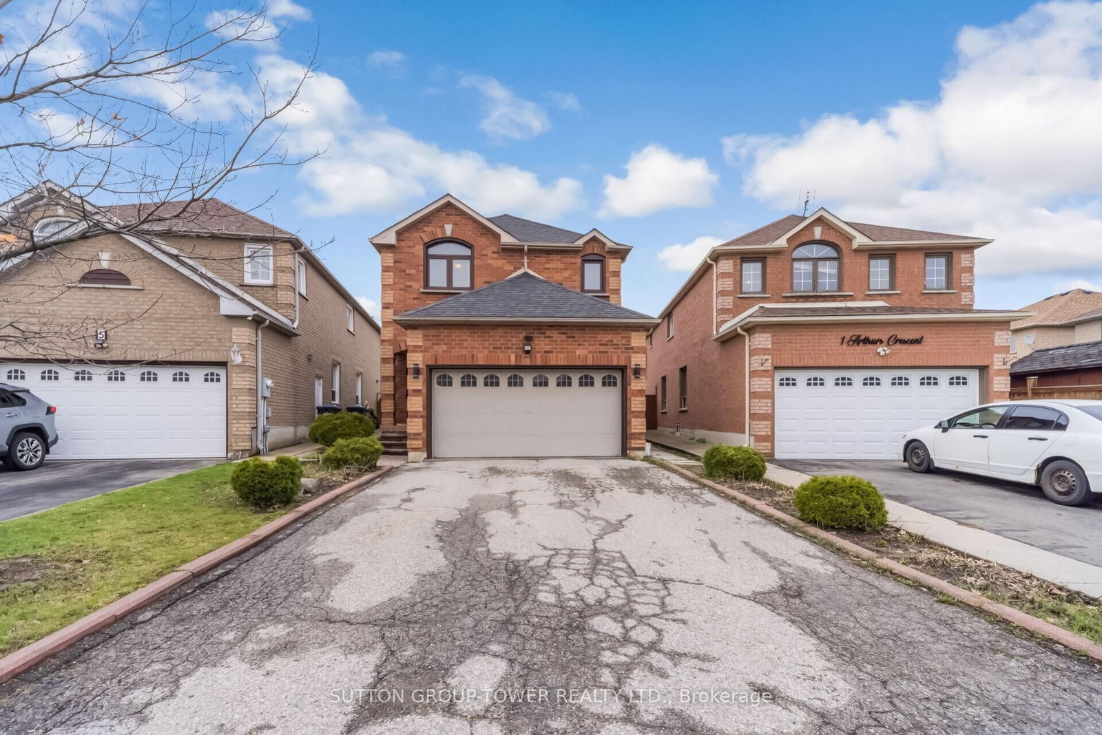 Detached House for sale at 3 Arthurs Crescent, Brampton, Ontario, L6Y 4Y5 - Fletcher's West - MLS: W13003884