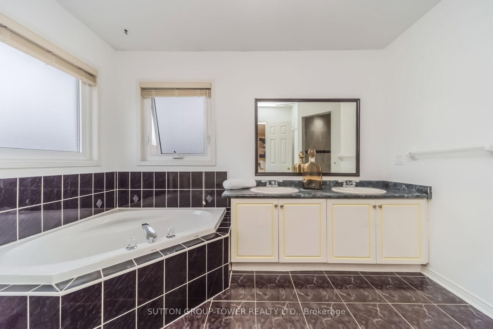 Detached House for sale at 3 Arthurs Crescent, Brampton, Ontario, L6Y 4Y5 - Fletcher's West - MLS: W13003884