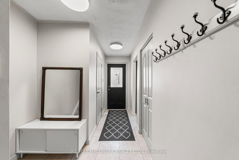 619 Timber Lane, Burlington, L7L 4B1 | Image 2