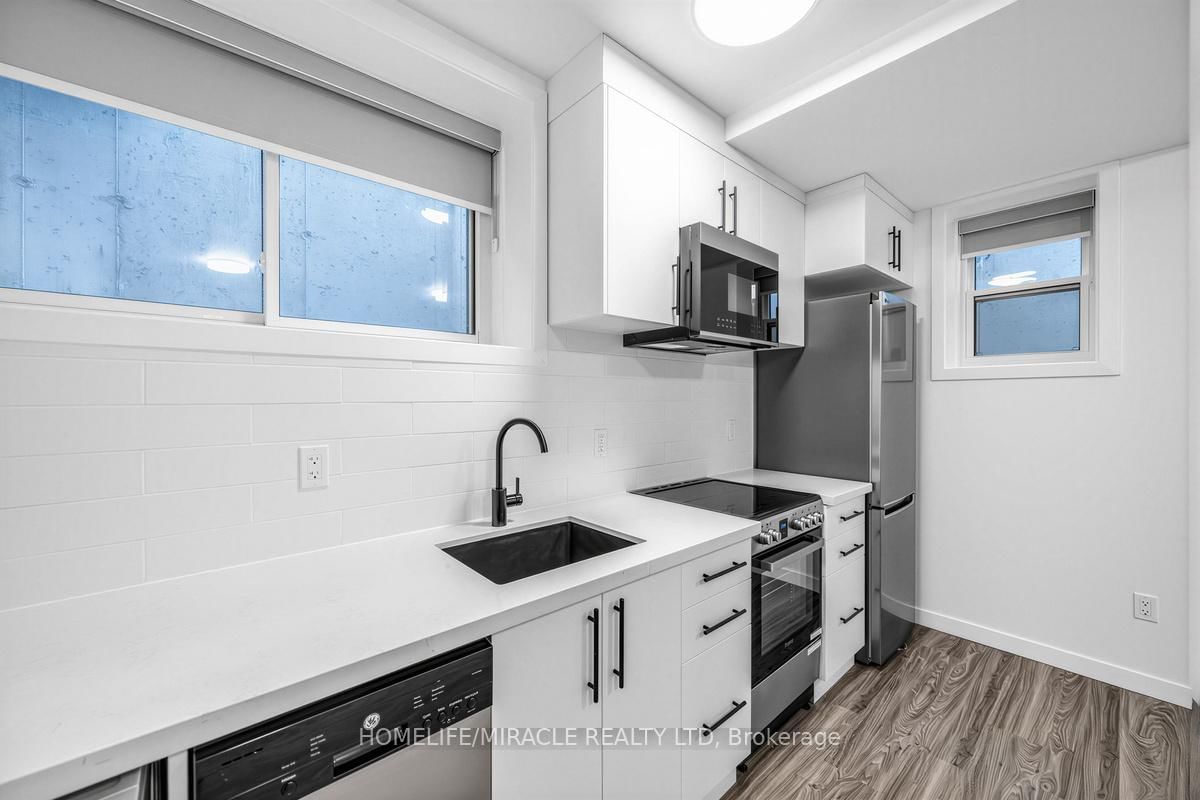 148 Glenlake Avenue, Unit 3 - Photo 13