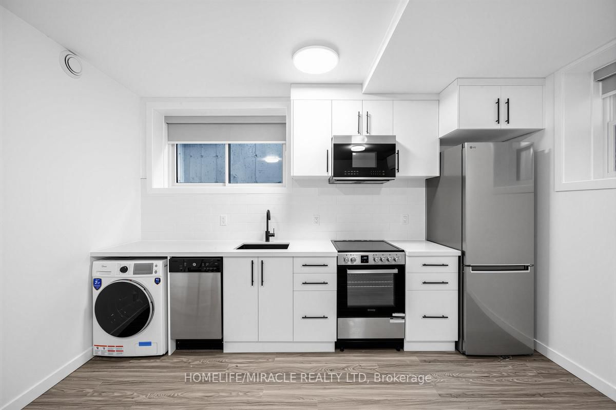 148 Glenlake Avenue, Unit 3 - Photo 14