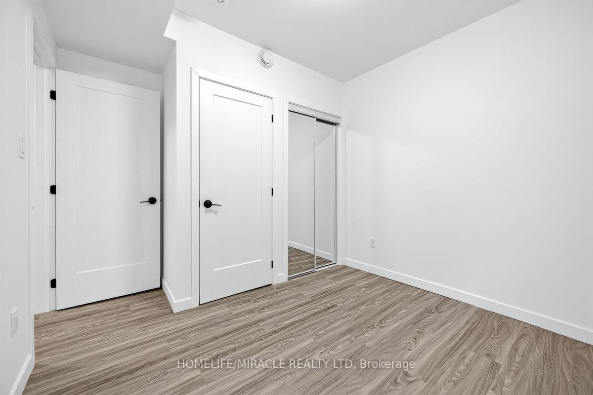 148 Glenlake Avenue, Unit 3 - Photo 17