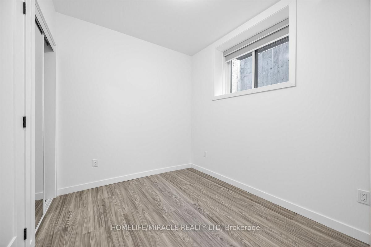 148 Glenlake Avenue, Unit 3 - Photo 19