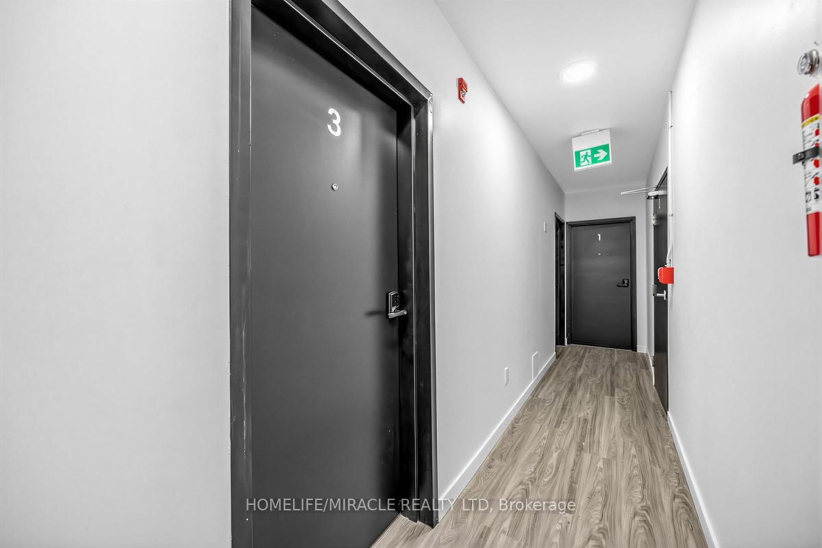 148 Glenlake Avenue, Unit 3 - Photo 4