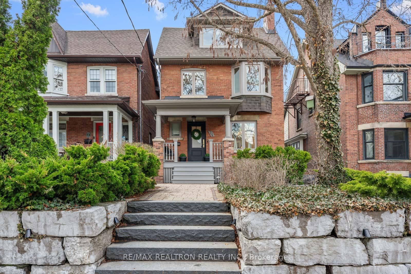 Detached House sold at 74 Westmount Avenue, Toronto, Ontario, M6H 3K1 - Corso Italia-Davenport - MLS: W13004028