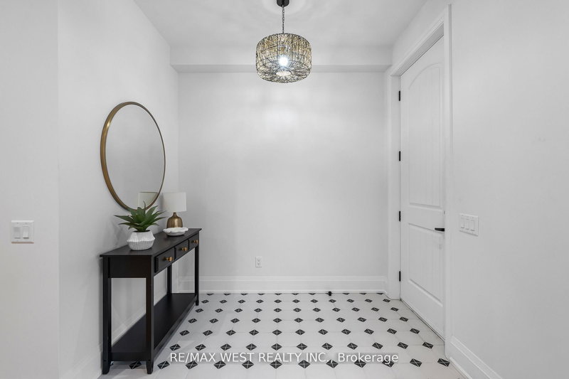 64 Gwynne Ave, Toronto, M6K 2C4 | Image 3