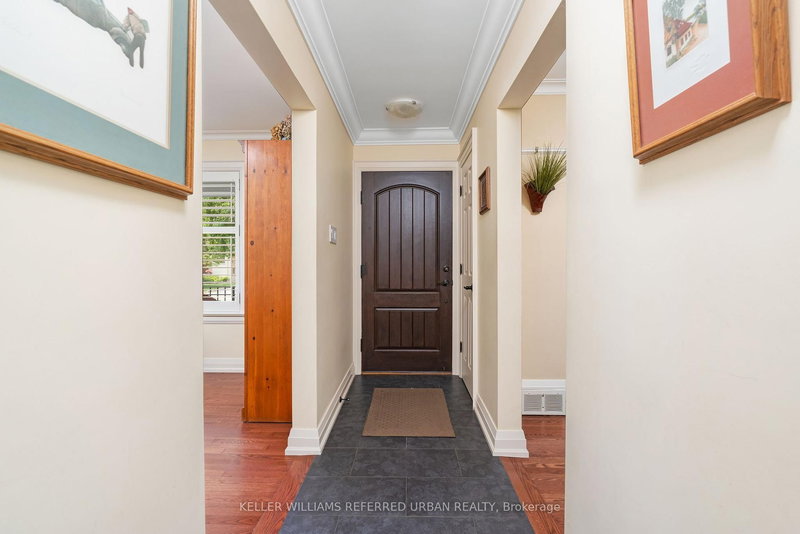 317 Rathburn Rd, Toronto, M9B 2L7 | Image 2