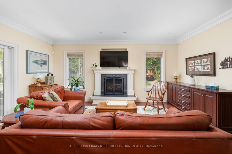 317 Rathburn Rd, Toronto, M9B 2L7 | Image 3