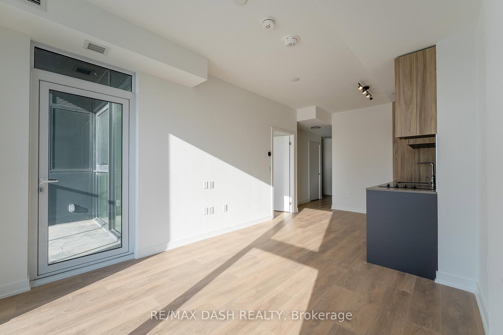 1037 THE QUEENSWAY Avenue, Unit 1006 - Photo 11