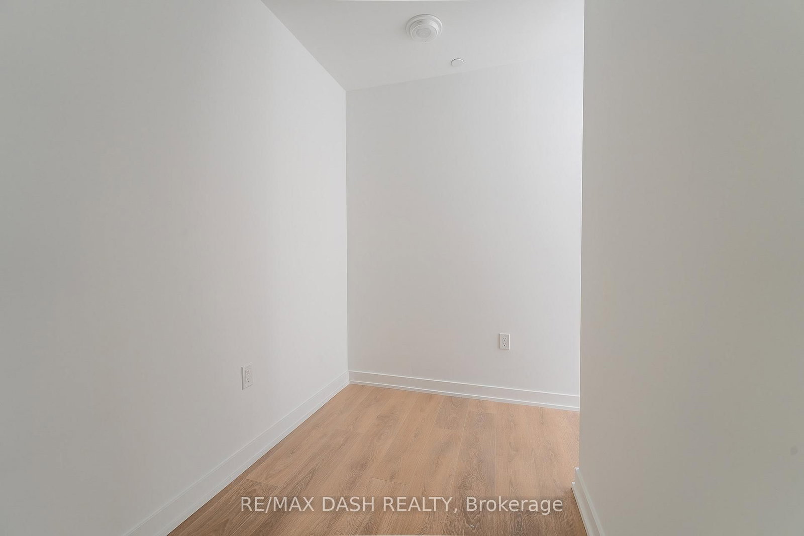 1037 THE QUEENSWAY Avenue, Unit 1006 - Photo 13