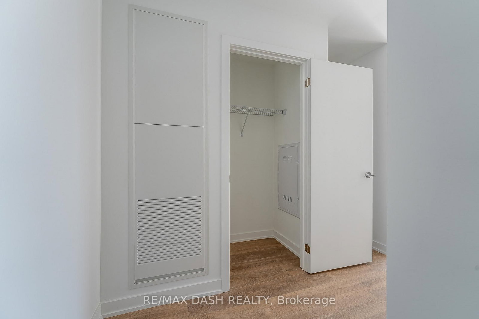 1037 THE QUEENSWAY Avenue, Unit 1006 - Photo 7