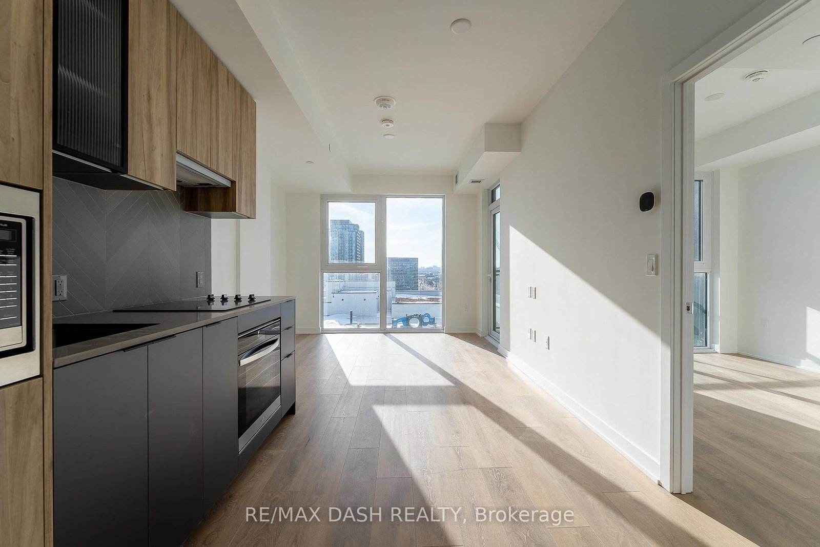 1037 THE QUEENSWAY Avenue, Unit 1006 - Photo 9