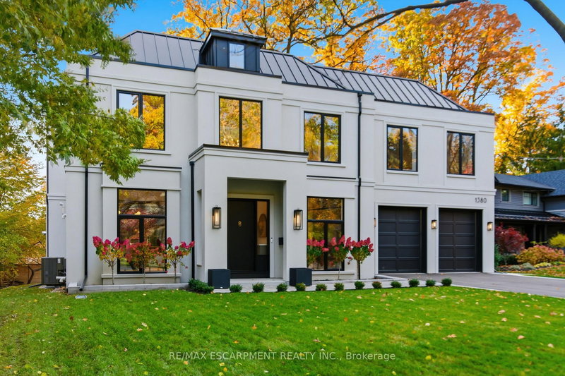 1380 Birchwood Heights Dr, Mississauga, L5G 2Y2 | Image 3