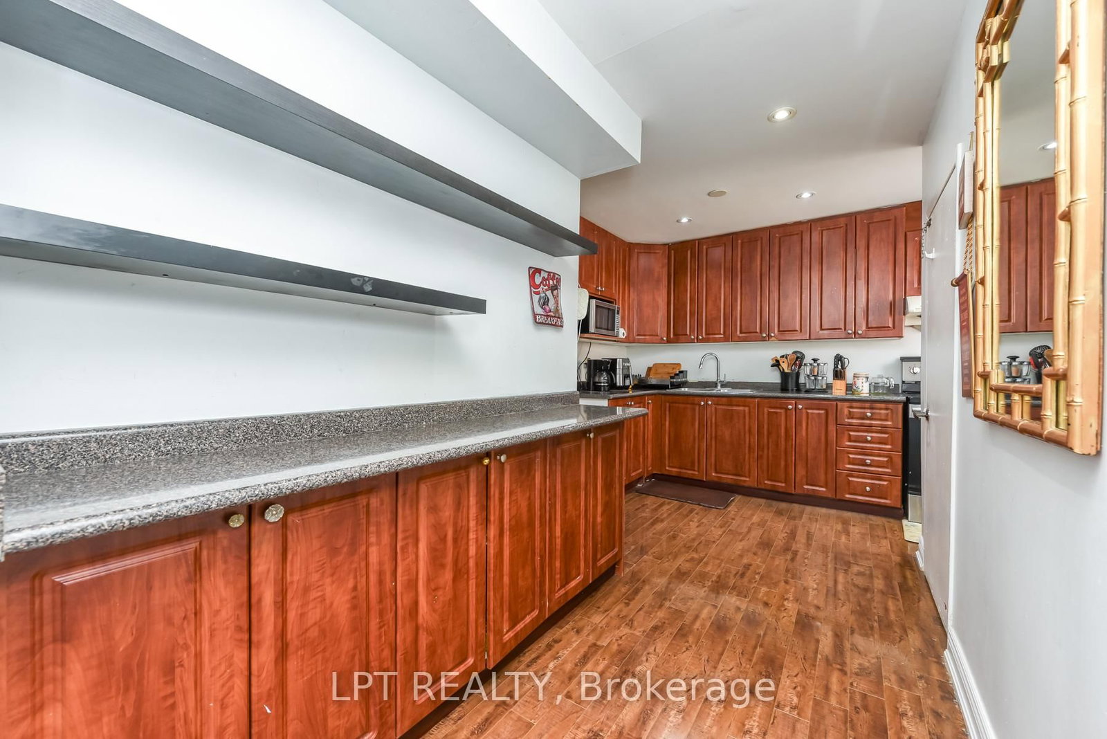 7101 Codlin Avenue - Photo 8