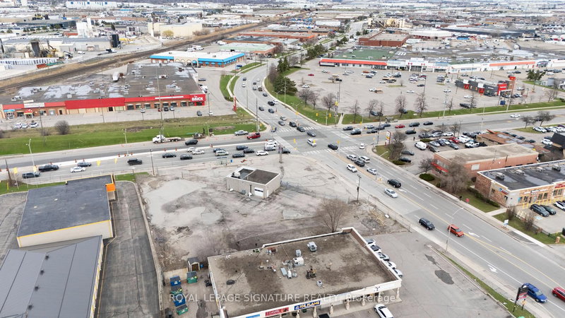 73 Kennedy Rd S, Brampton, L6W 3E4 | Image 2