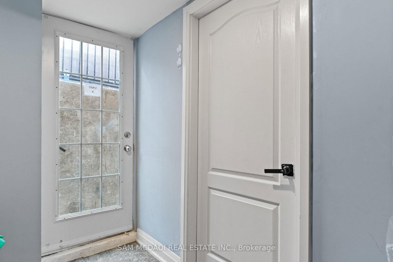 (Unit A) - 1527 Chiddingstone Circ, Mississauga, L5M 3P8 | Image 3