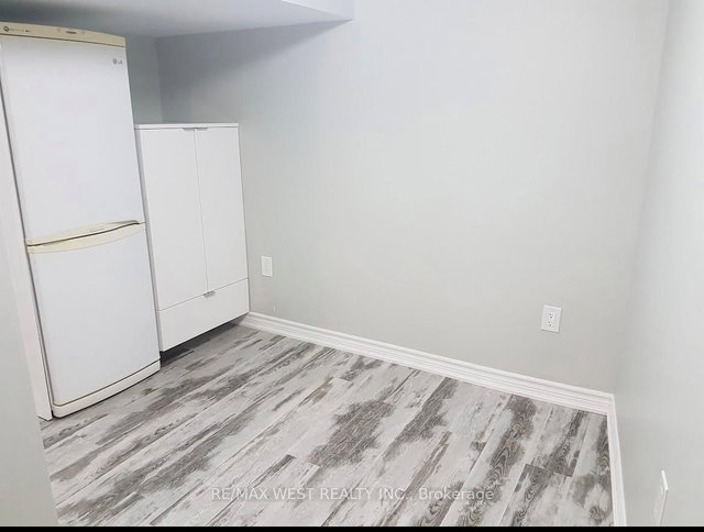 Lower - 77 Murrie Street