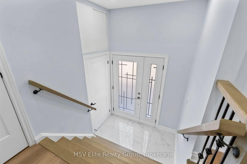 93 Ashford Crt, Brampton, L6V 3E2 | Image 3