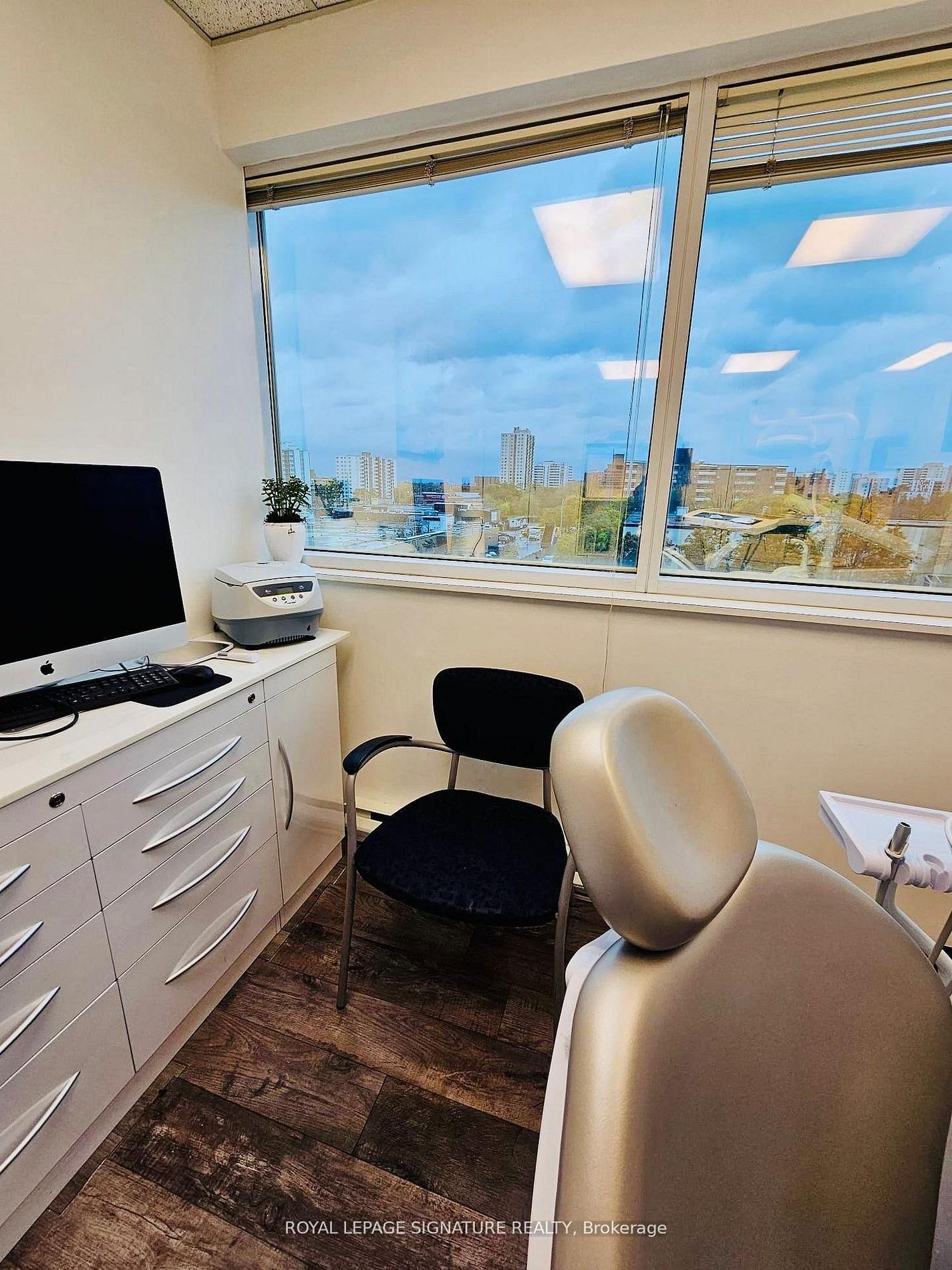 71 King Street W, Unit Unit 405 - Photo 14