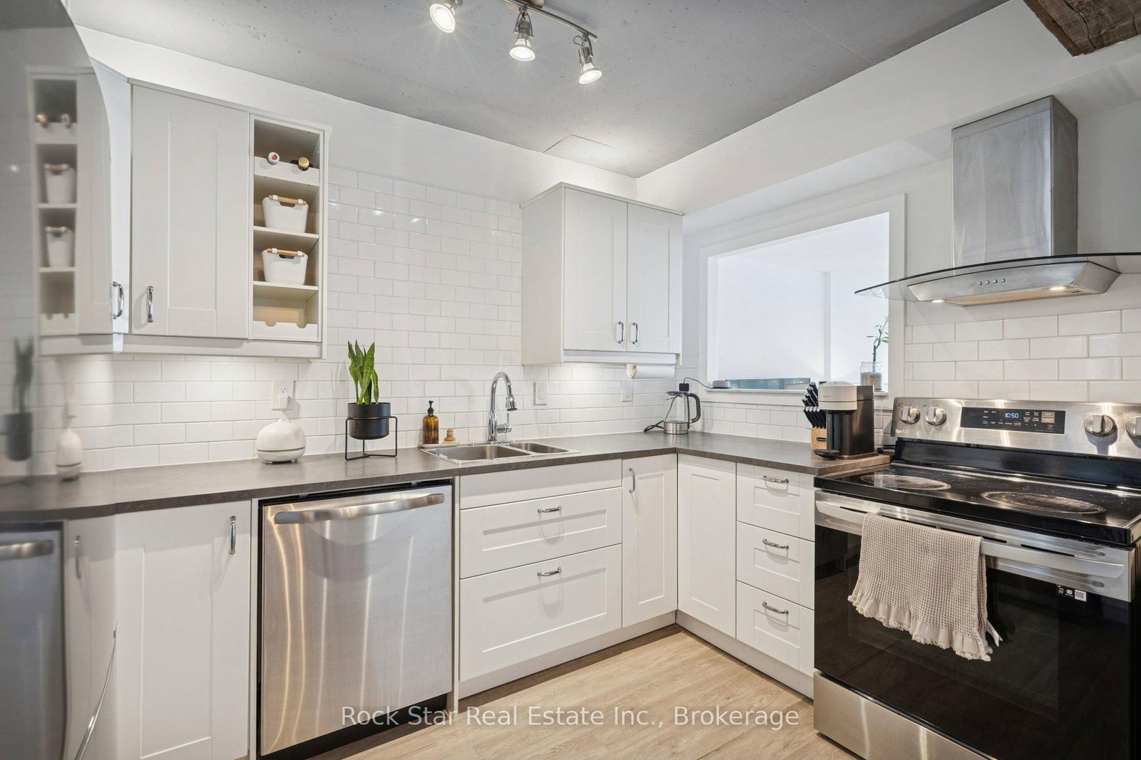 20 Speers Road, Unit 103 - Photo 6