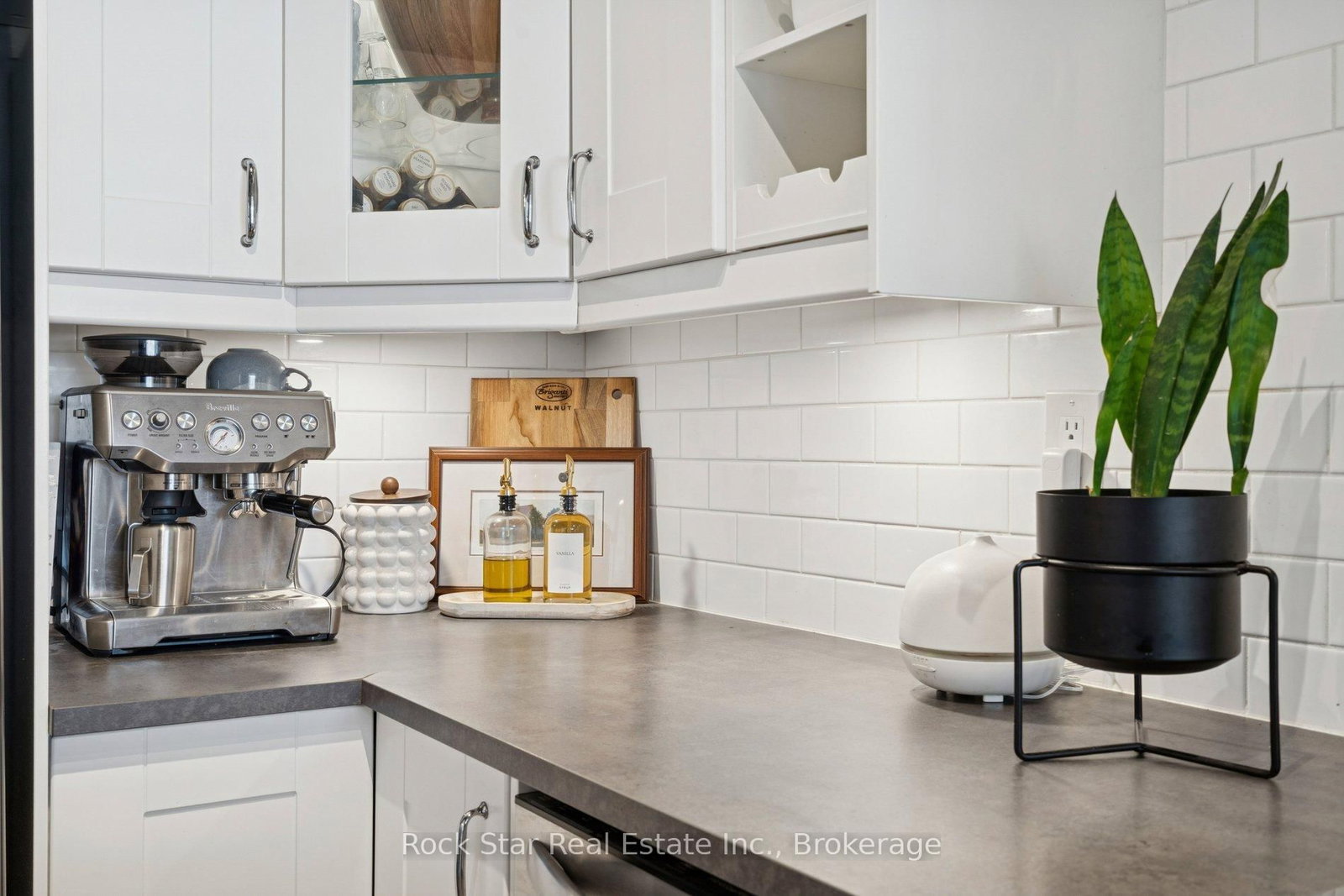 20 Speers Road, Unit 103 - Photo 8