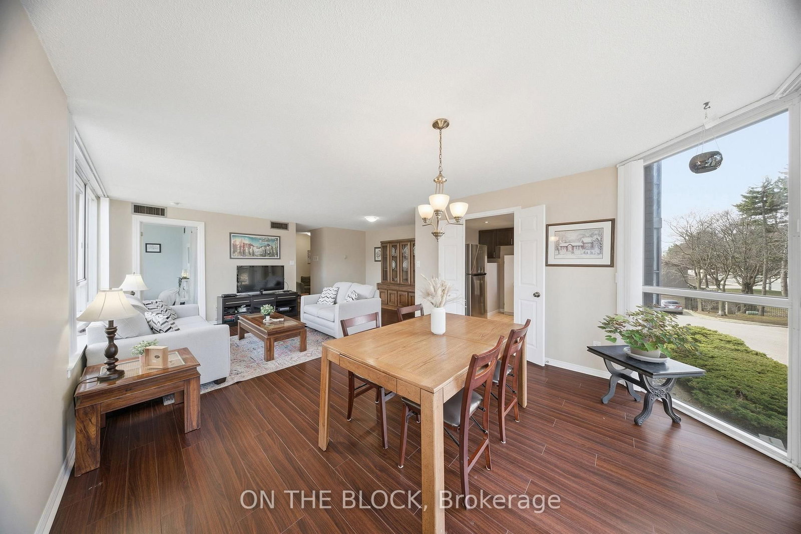 880 Dundas Street W • #203 • Mississauga, ON photo 11