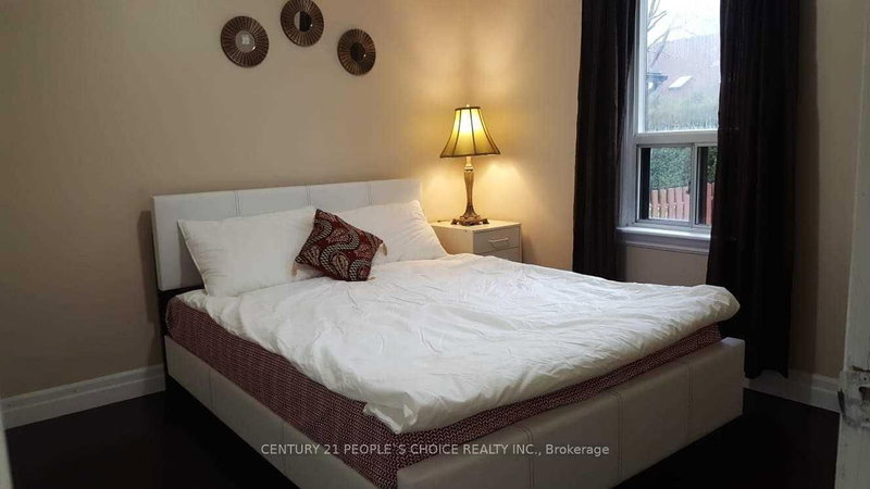 Upper - 186 Maurice Dr, Oakville, L6K 2W9 | Image 2