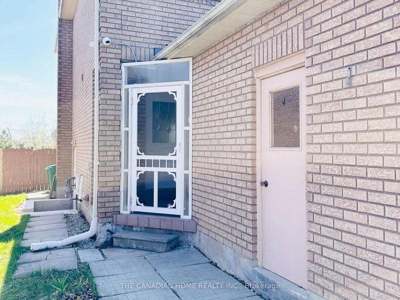 237 Bufford Dr, Brampton, L6Y 4W1 | Image 2