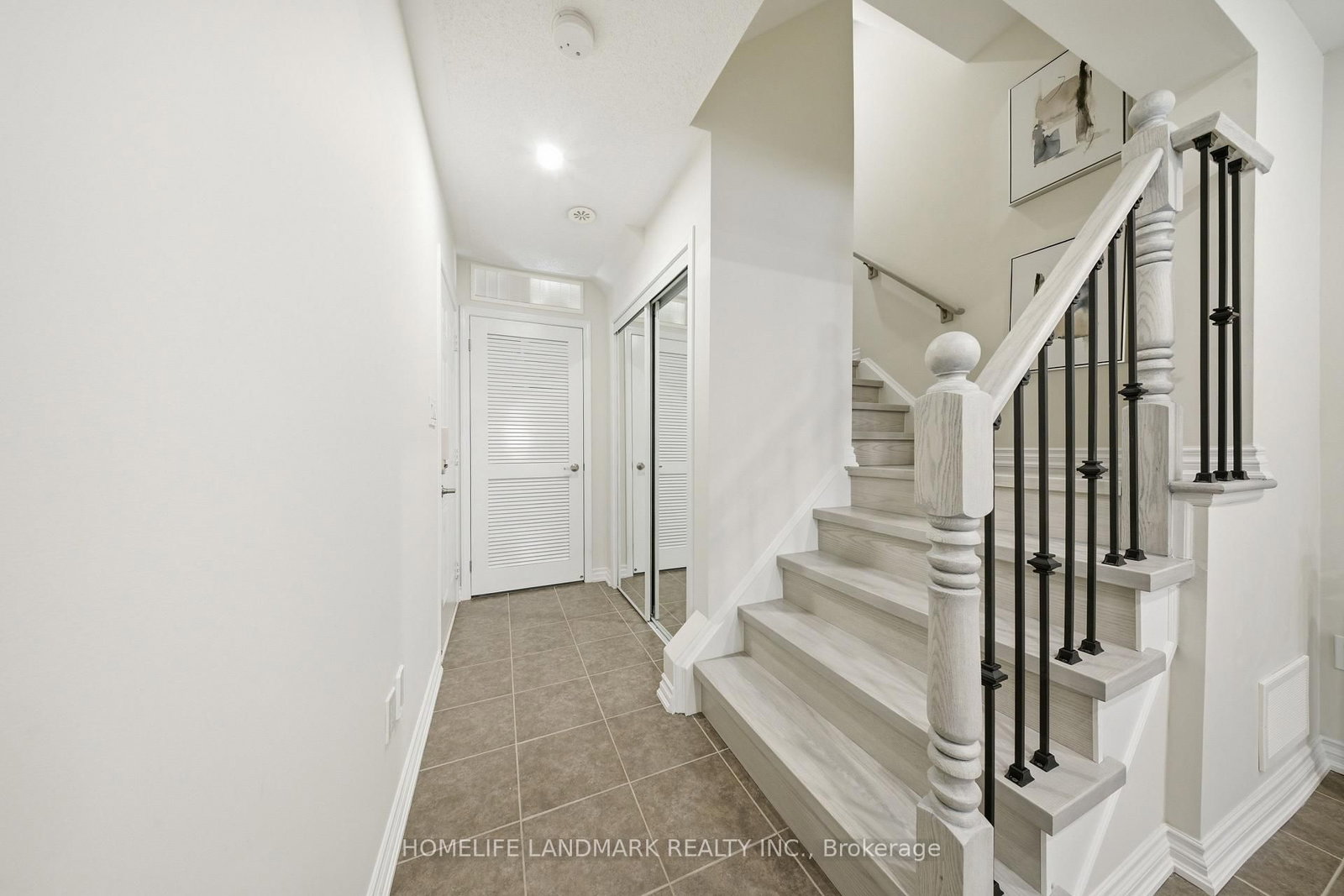 Townhouse for sale at 268 Wetenhall Landing, Milton, Ontario, L9T 7B7 - Harrison - MLS: W13004790