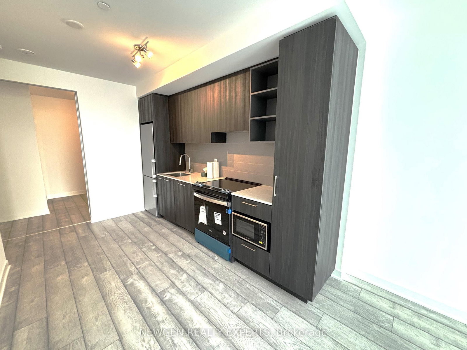 260 Malta Avenue, Unit 701 - Photo 8