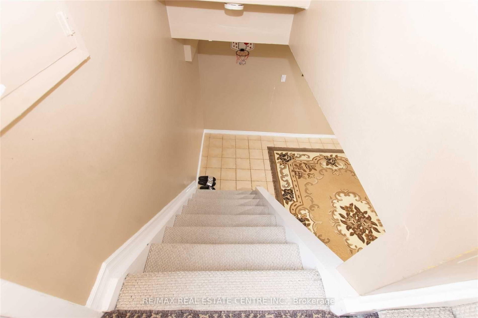 Detached House for sale at 539 Weynway Court, Oakville, Ontario, L6L 4G8 - West - MLS: W13004820