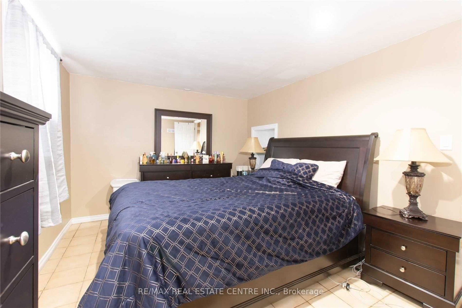 Detached House for sale at 539 Weynway Court, Oakville, Ontario, L6L 4G8 - West - MLS: W13004820