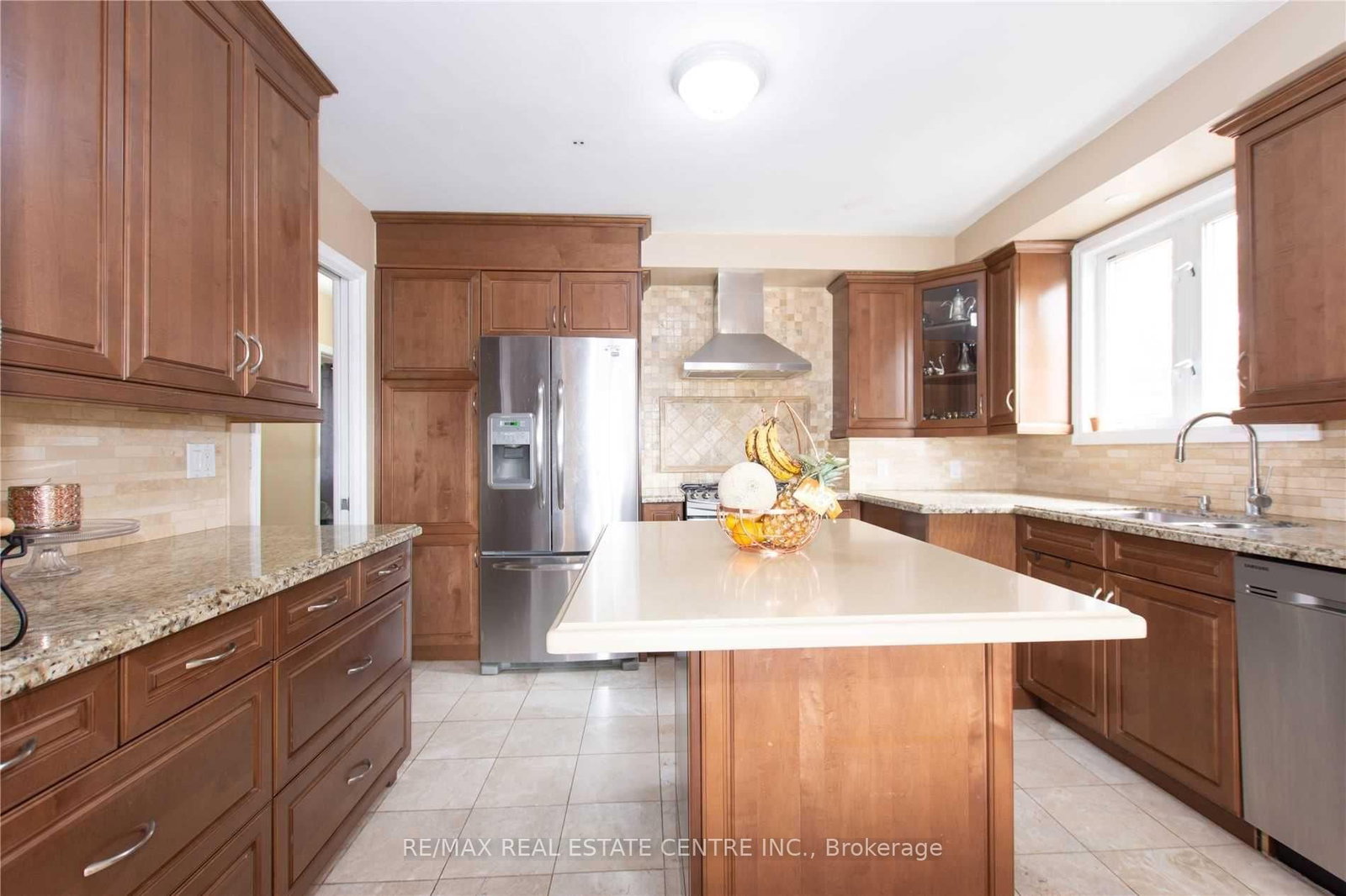 Detached House for sale at 539 Weynway Court, Oakville, Ontario, L6L 4G8 - West - MLS: W13004820