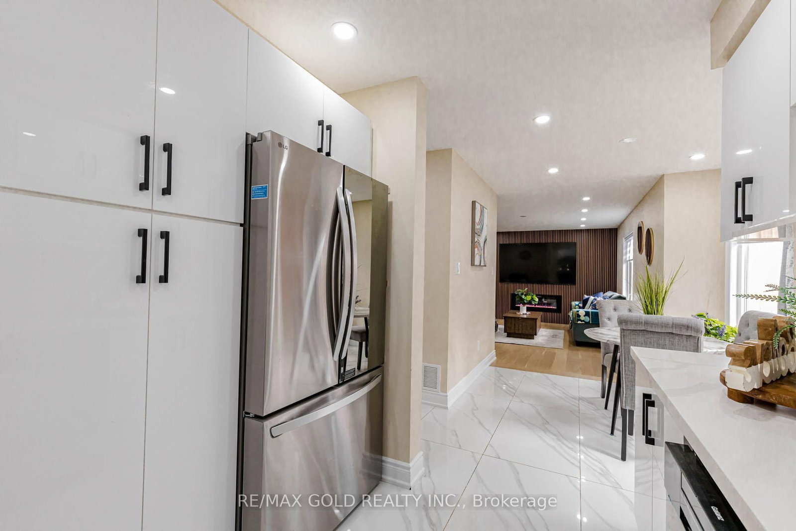 Detached House for sale at 23 Wild Indigo Crescent, Brampton, Ontario, L6R 2J9 - Sandringham-Wellington - MLS: W13004840