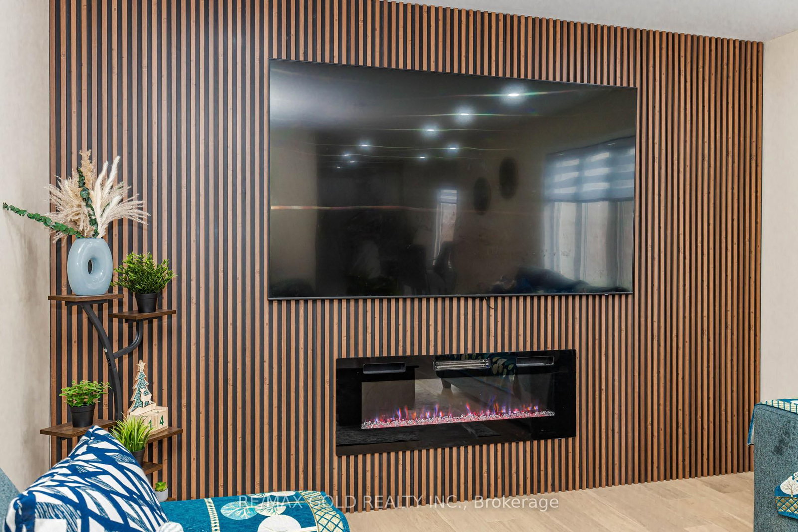 Detached House for sale at 23 Wild Indigo Crescent, Brampton, Ontario, L6R 2J9 - Sandringham-Wellington - MLS: W13004840