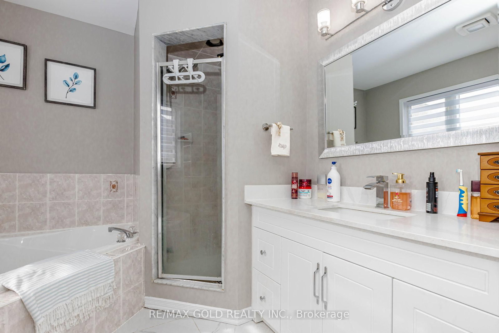 Detached House for sale at 23 Wild Indigo Crescent, Brampton, Ontario, L6R 2J9 - Sandringham-Wellington - MLS: W13004840