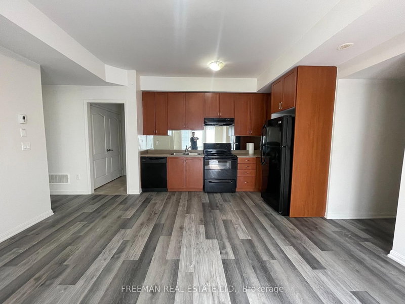 16 - 3135 Boxford Cres, Mississauga, L5M 0X1 | Image 2