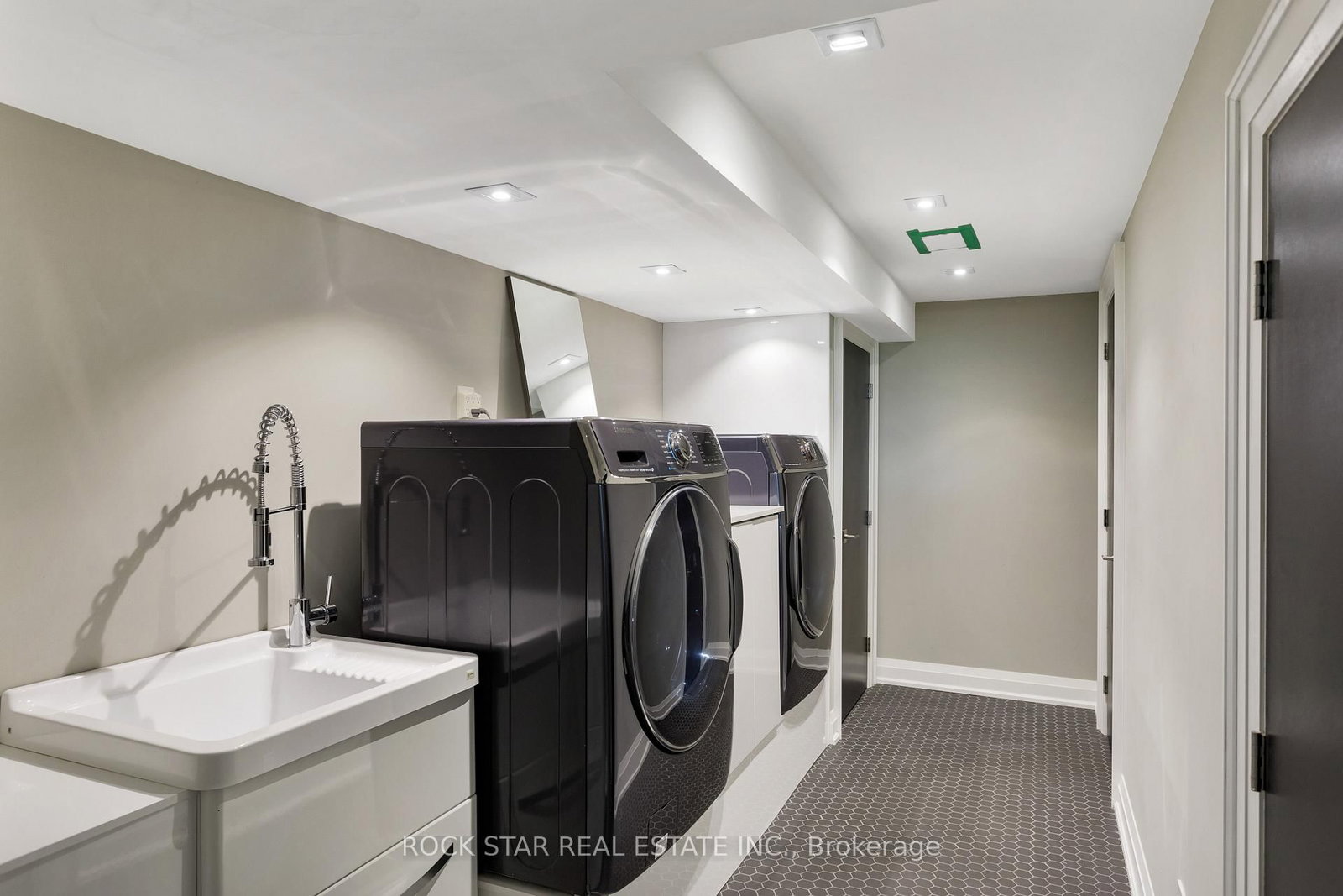 946 Glenwood Avenue - Photo 40