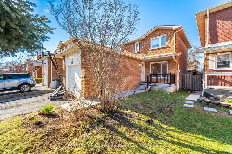 16 Langholm Crt, Brampton, L6Z 2Y1 | Image 3