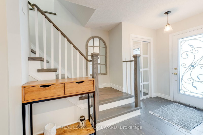 3381 Masthead Cres, Mississauga, L5L 1G9 | Image 3