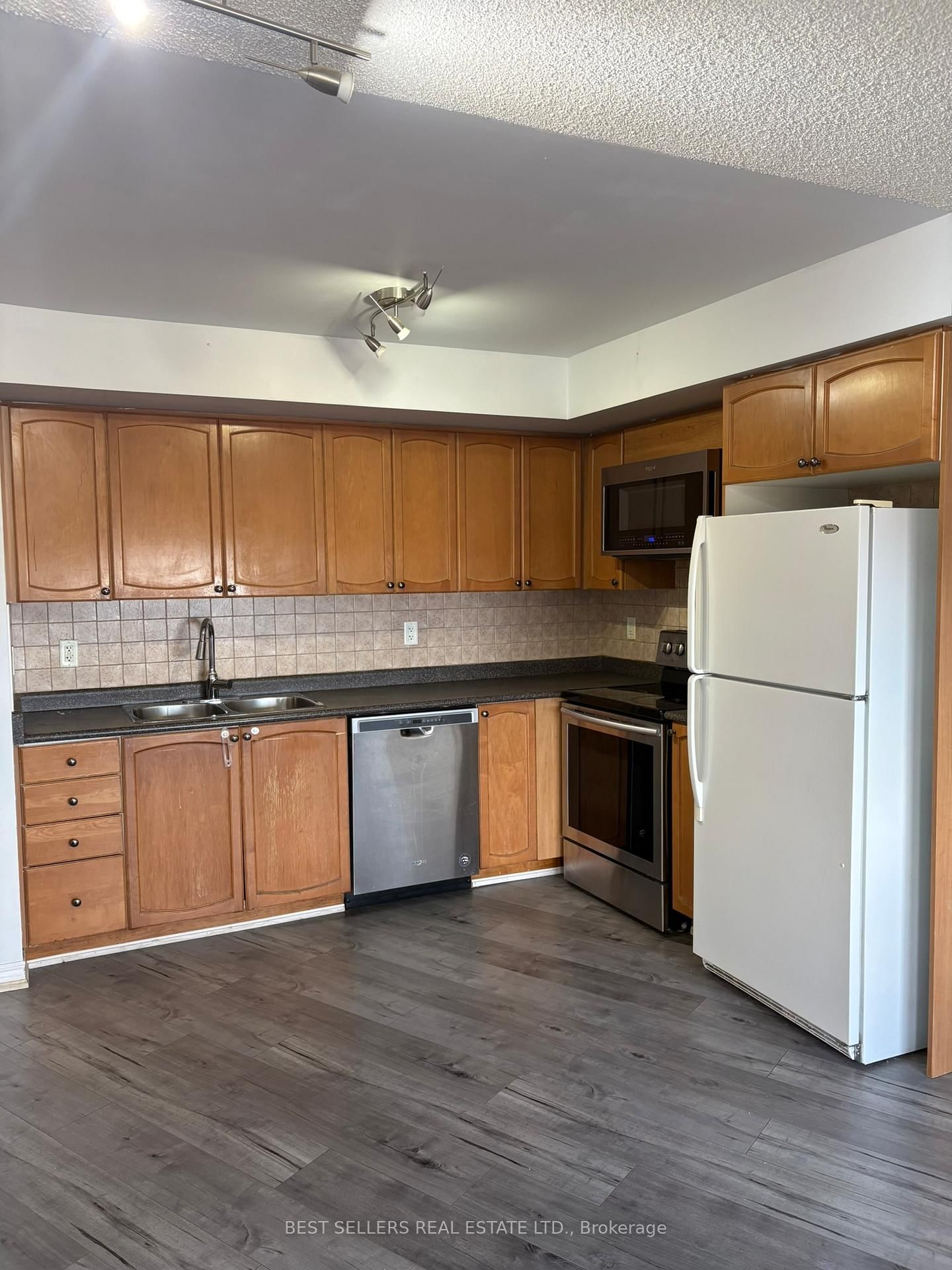 710 Humberwood Boulevard, Unit 1509 - Photo 3