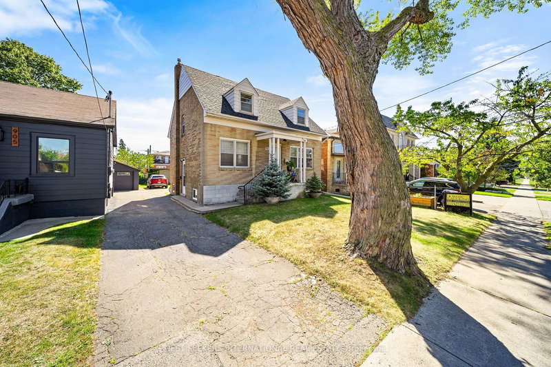 907 Glencairn Ave, Toronto, M6B 2A6 | Image 3