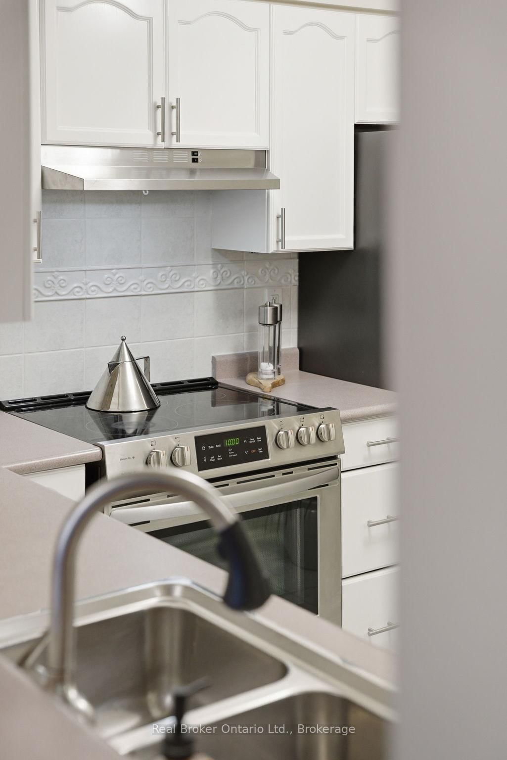 100 Burloak Drive, Unit 1217 - Photo 10