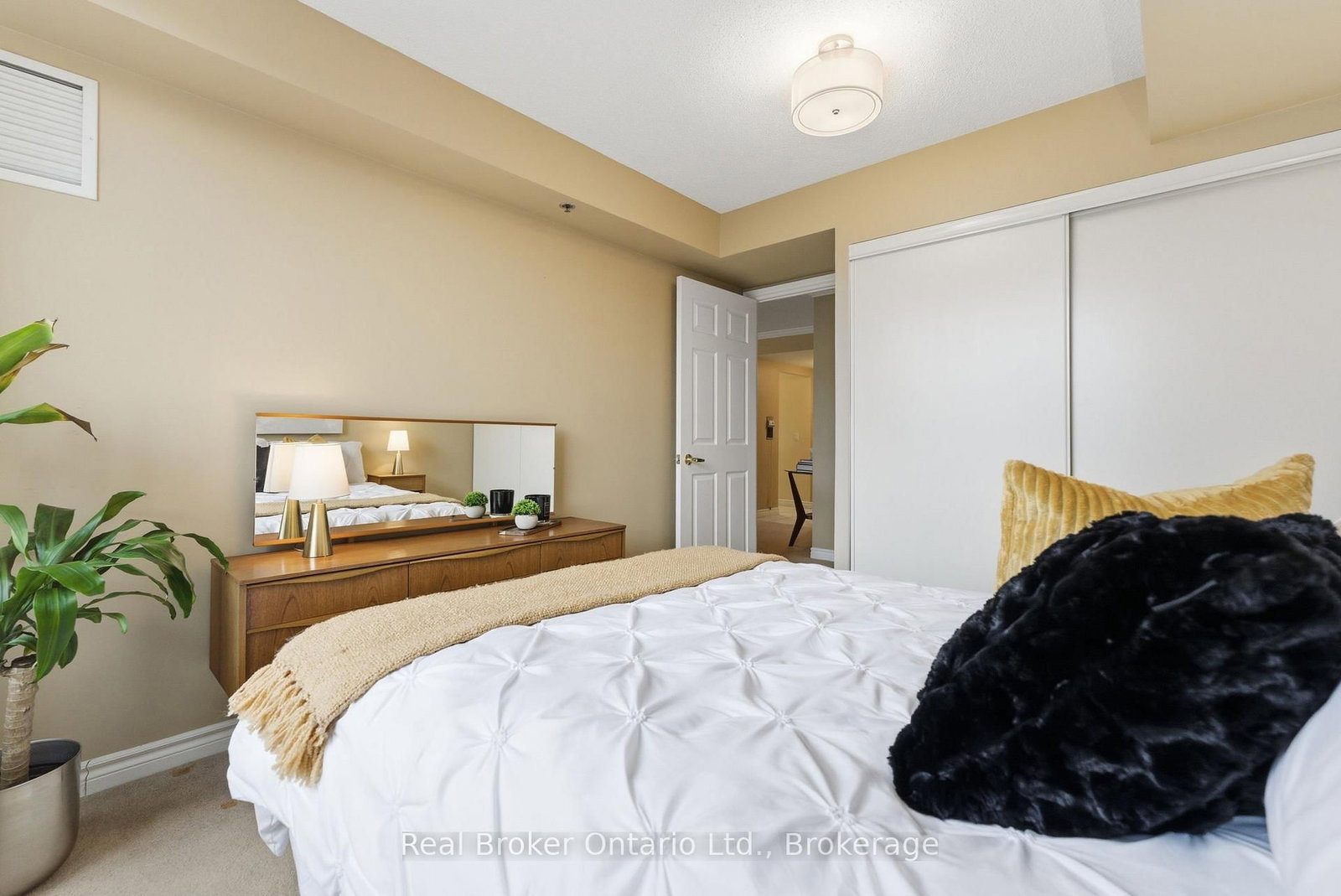 100 Burloak Drive, Unit 1217 - Photo 19