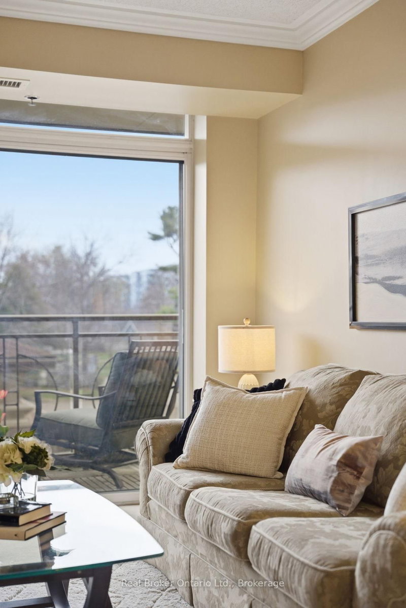 1217 - 100 Burloak Dr, Burlington, L7L 6P6 | Image 3